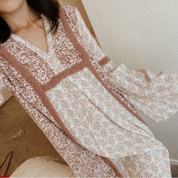 Knox rose-terre, rayé, bordure au crochet, lin, nuisette, robe